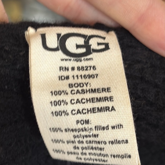 Brand New UGG 100% Cashmere Black Knit Scarf w/ Real Lamb Fur Sheepskin Pom Poms - Picture 6 of 15